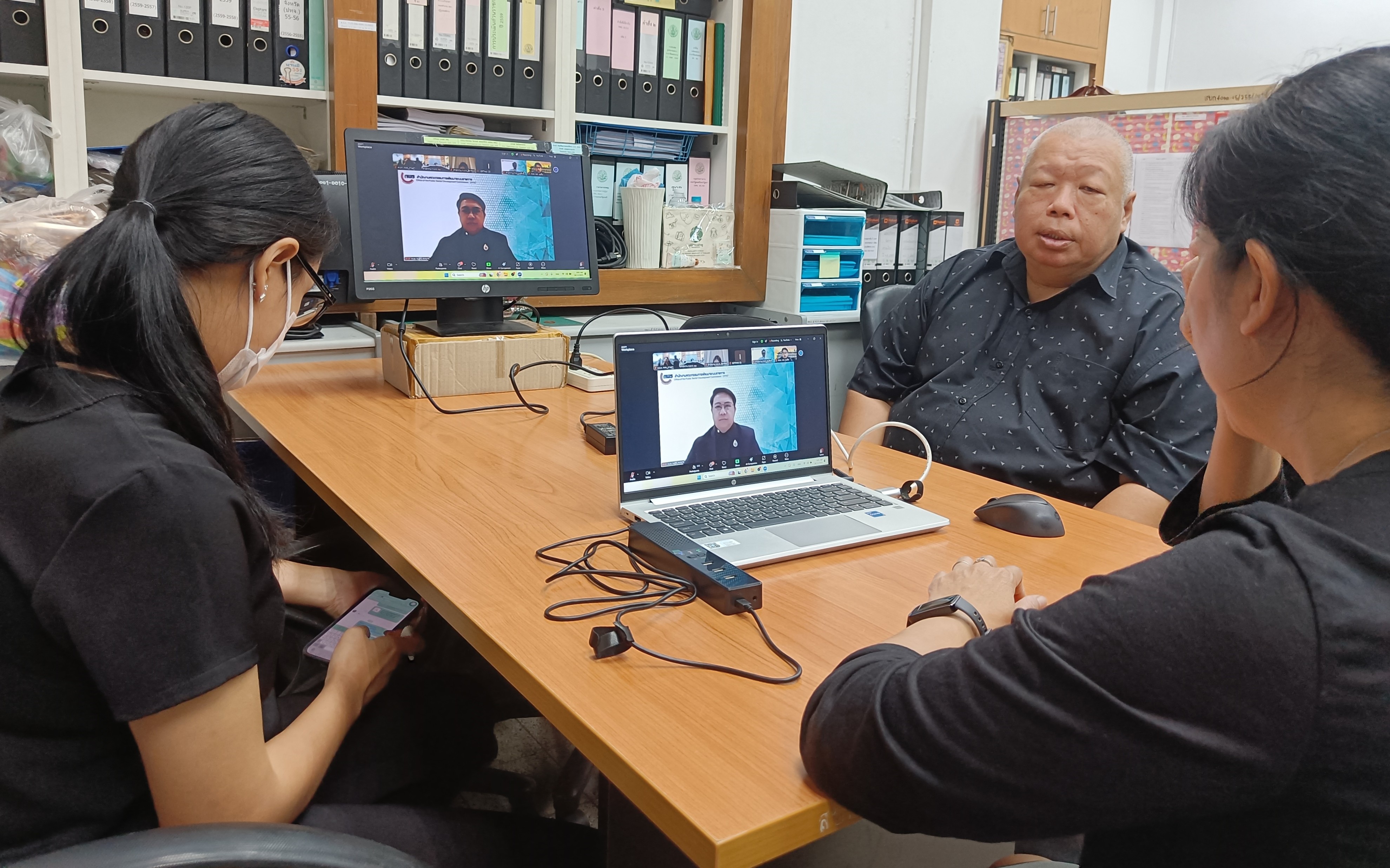 title - เข้าร่วมการประชุมชี้แจงกรอบและแนวทางการประเมินผลการปฏิบัติราชการของส่วนราชการ ประจำปีงบประมาณ พ.ศ. 2569-2570 ครั้งที่&nbsp;2 ผ่านสื่ออิเล็กทรอนิกส์ (ระบบ&nbsp;Zoom Meeting&nbsp;/&nbsp;Facebook Live และผ่านระบบ&nbsp;Youtube Live) ของสำนักงาน ก.พ.ร.